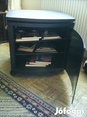 Vitrines szekrény elfordítható lappal hajlított üveg ajtóval 3 polcal