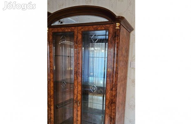 Vitrinszekrény olasz, üveg polcokkal, világítással eladó