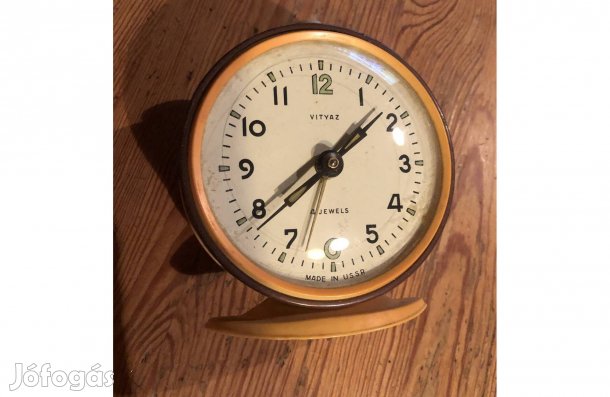Vityaz asztali óra, ébresztőóra 3500 ft :Lenti