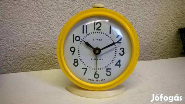 Vityaz mechanikus ébresztőóra, sárga színben, Made in USSR