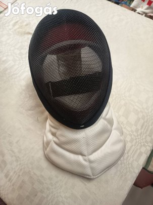 Vívómaszk,fejvédő.