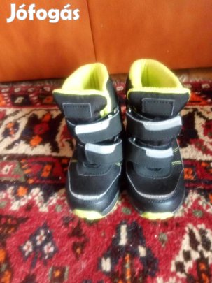 Vizálló fiu csizma 22-es méret