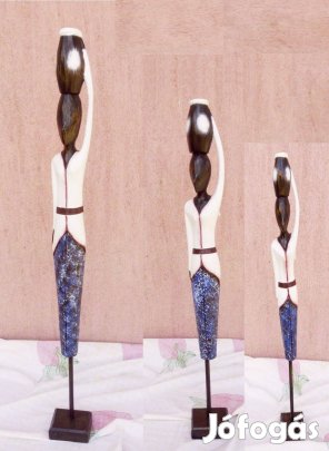 Vízhordó lányok. Bennszülött, törzsi szobor sorozat Indonéziából