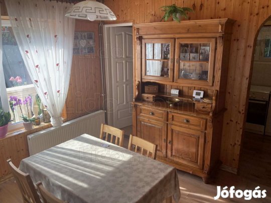 Vízközeli részpanorámás ikerház eladó Zamárdiban