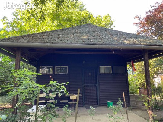 Vízpart közeli nyaraló eladó Ráckevén, Somlyósziget szívében!