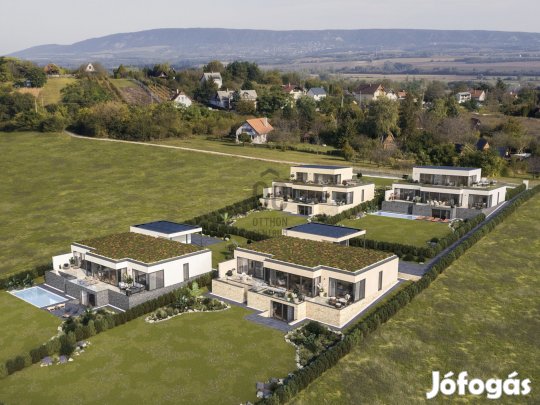 Vízparti álomotthon