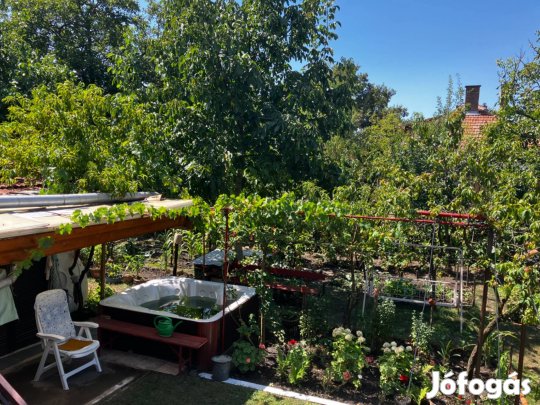 Víztárolónak használt medence ingyen elvihető