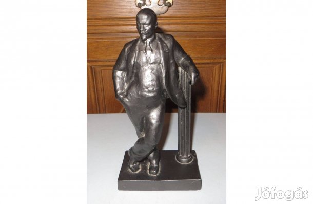 Vlagyimir Iljics Lenin szobor 24,5 cm súlya 2.480 gramm