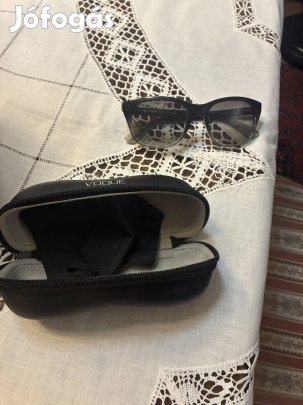 Vogue napszemüveg + tok