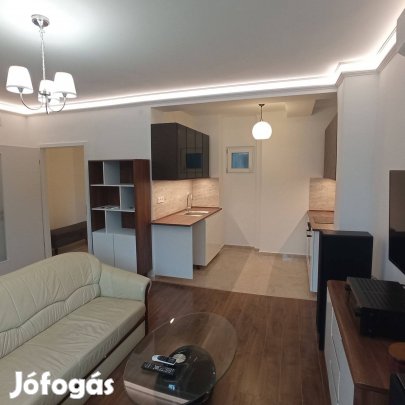 Volkmann utcában felújított, igényes otthon eladó