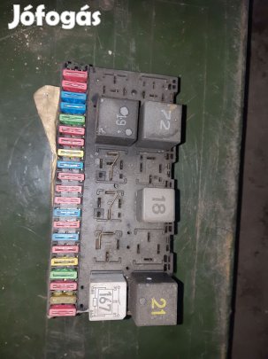 Volkswagen Caddy 95-02 Biztosítéktábla / Relé Tábla