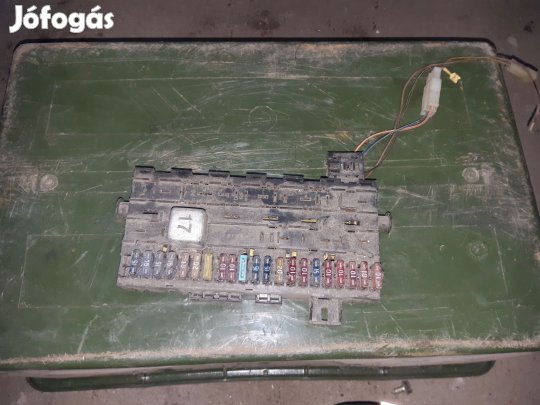 Volkswagen Caddy 95-02 Biztosítéktábla / Relé Tábla