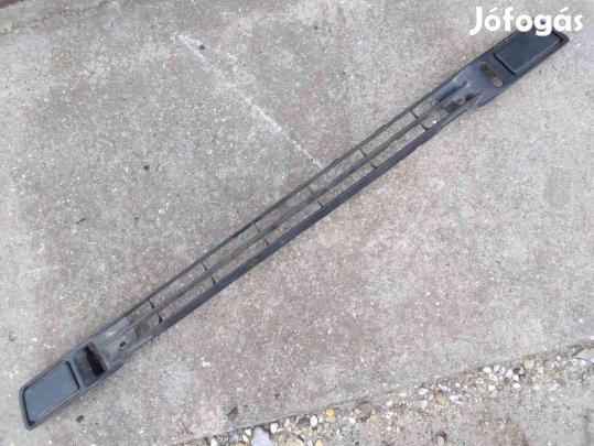 Volkswagen Caddy 95-02 Első Lökhárító Díszrács