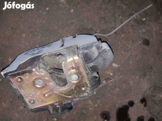 Volkswagen Caddy 95-02 Jobb Első Ajtó Zárszerkezet