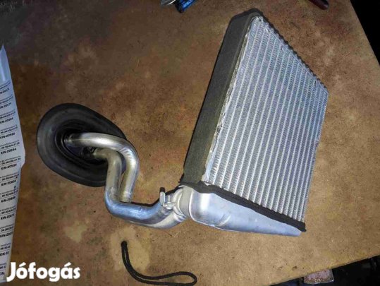 Volkswagen Caddy III 03-09 Fűtő Radiátor