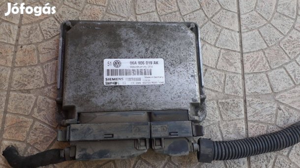 Volkswagen Golf 4 Bora Motorvezérlő 06A906019AK AKL
