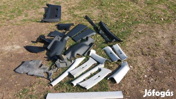 Volkswagen Golf 4 bora oszlop takaró belső burkolat elemek