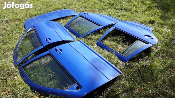 Volkswagen Golf 4 bora variant bal hátsó ajtó LW5Z kék színben