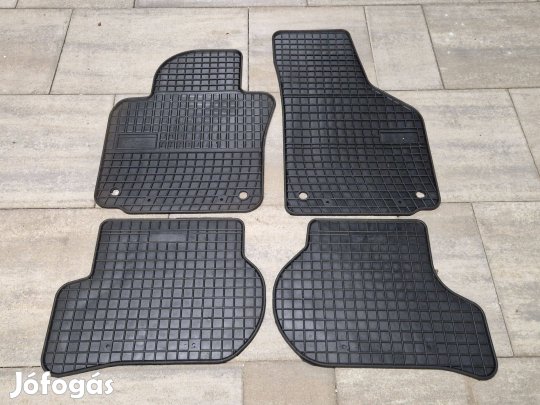 Volkswagen Golf 5 méretpontos gumiszőnyeg garnitúra újszerű állapotba!