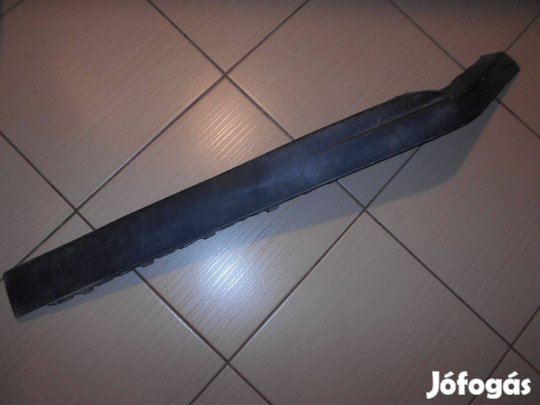 Volkswagen Golf III jobb lökhárító koptató