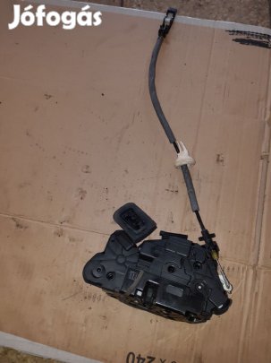 Volkswagen Golf VII Bal Első Ajtó Zárszerkezet + Központizár Motor