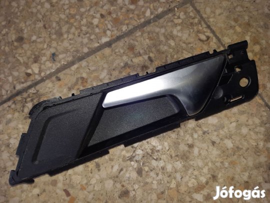 Volkswagen Golf VII Bal Hátsó Belső Ajtókilincs