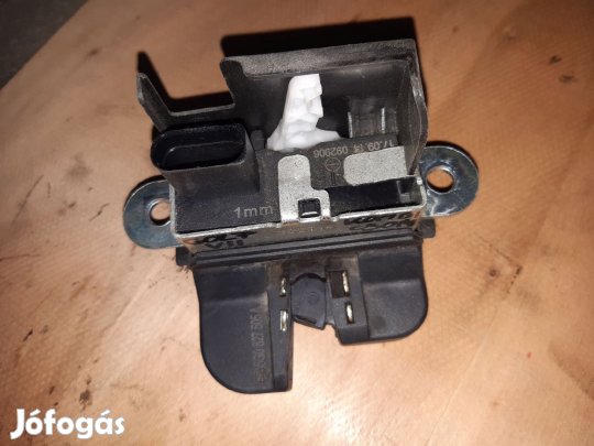 Volkswagen Golf VII Csomagtérajtó Zár + Központizár Motor