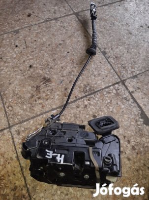 Volkswagen Golf VII Jobb Hátsó Ajtó Zárszerkezet + Központizár Motor