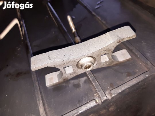 Volkswagen Golf VII Porlasztó Leszorító