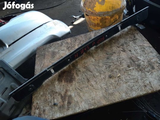 Volkswagen Golf V Hátsó Lökhárító Tartó