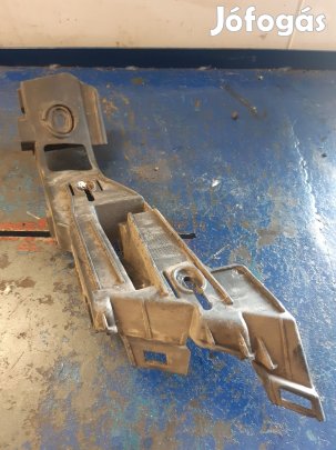 Volkswagen Golf V Jobb Hátsó Lökhárító Tartó