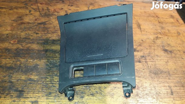 Volkswagen Golf V Középkonzol + Hamutál