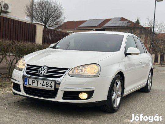 Volkswagen Jetta 1.4 TSI Comfortline DSG Tolató...