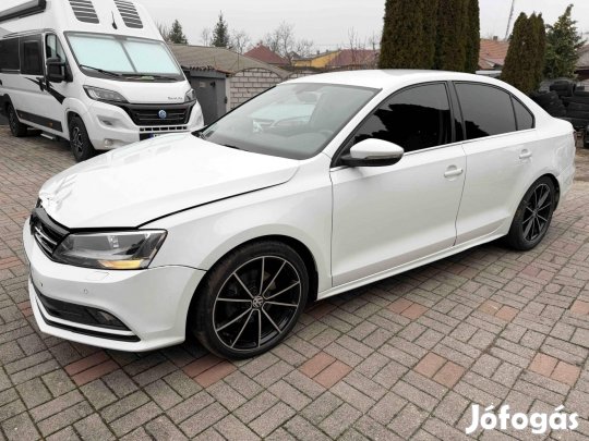 Volkswagen Jetta 2.0 TDI BMT Highline DSG 150Le-s!