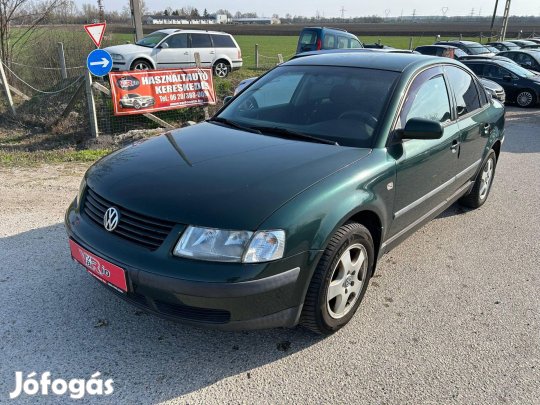 Volkswagen Passat 1.6 Trendline Garanciával . i...