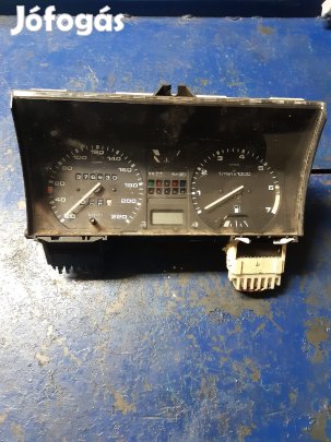 Volkswagen Passat B2 Óraegység / Kilométeróra