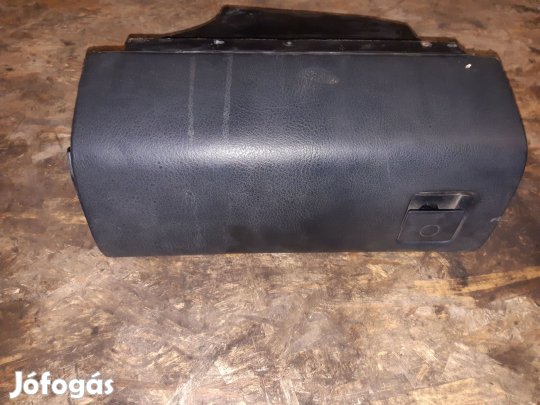 Volkswagen Passat B3 Kesztyűtartó