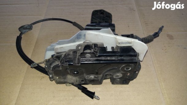Volkswagen Passat B5 01-05 Jobb Hátsó Ajtó Zárszerkezet + Központizár
