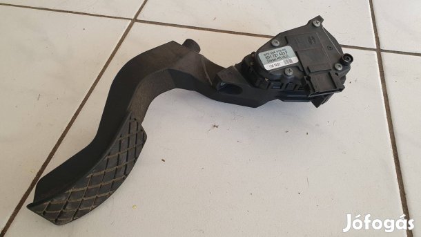 Volkswagen Passat B5.5 gázpedál pedál 2.5 TDI 8d1721523f