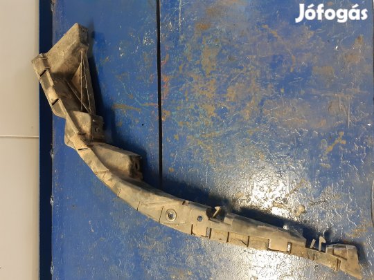 Volkswagen Passat B5 96-00 Bal Első Lökhárító Tartó