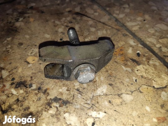 Volkswagen Passat B5 96-00 Porlasztó Leszorító