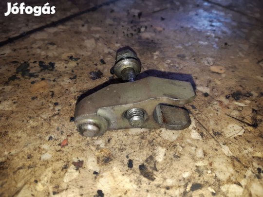 Volkswagen Passat B5 96-00 Porlasztó Leszorító