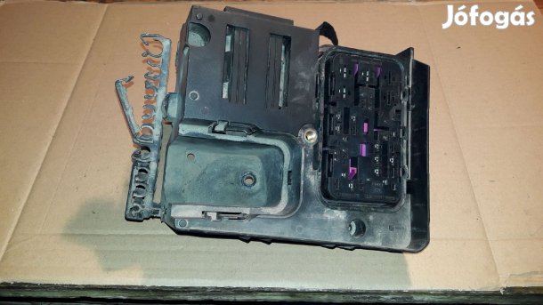 Volkswagen Passat B6 Biztosítéktábla / Relé Tábla