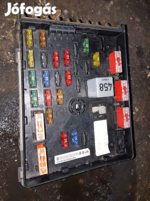 Volkswagen Passat B6 Biztosítéktábla / Relé Tábla