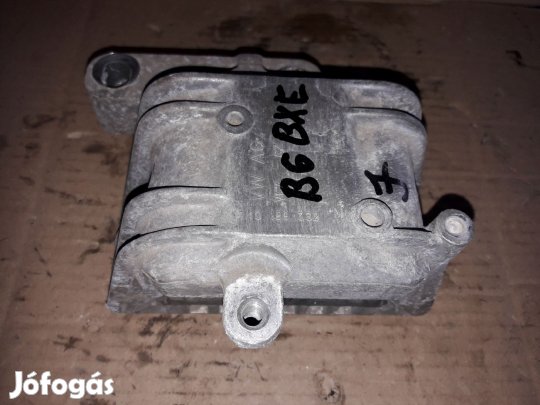 Volkswagen Passat B6 Jobb Motortartó Bak