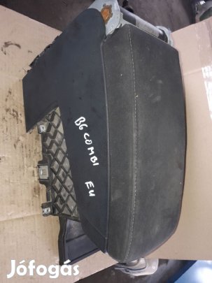 Volkswagen Passat B6 Könyöklő