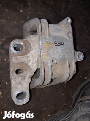 Volkswagen Passat B6 Motortartó Bak