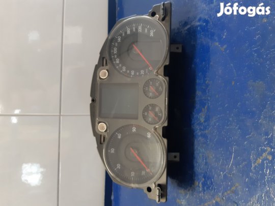Volkswagen Passat B6 Óraegység / Kilométeróra