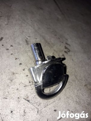 Volkswagen Passat B6 Rakományrögzítő Fül