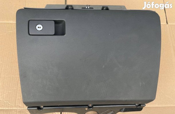 Volkswagen Passat B6 Utastér Csomagtér műanyag burkolatai